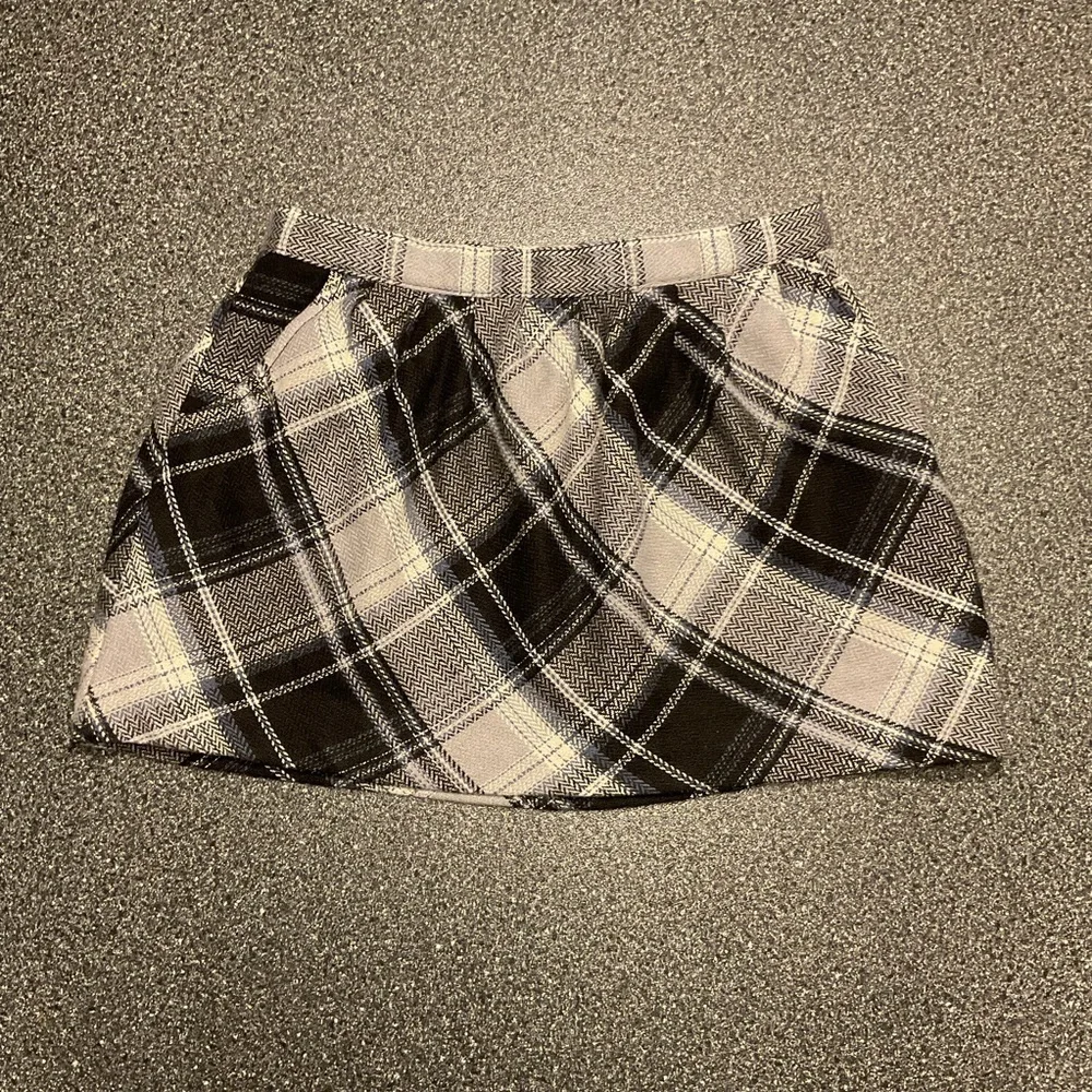 ❤️3/$15 Old Navy Mini Skirt